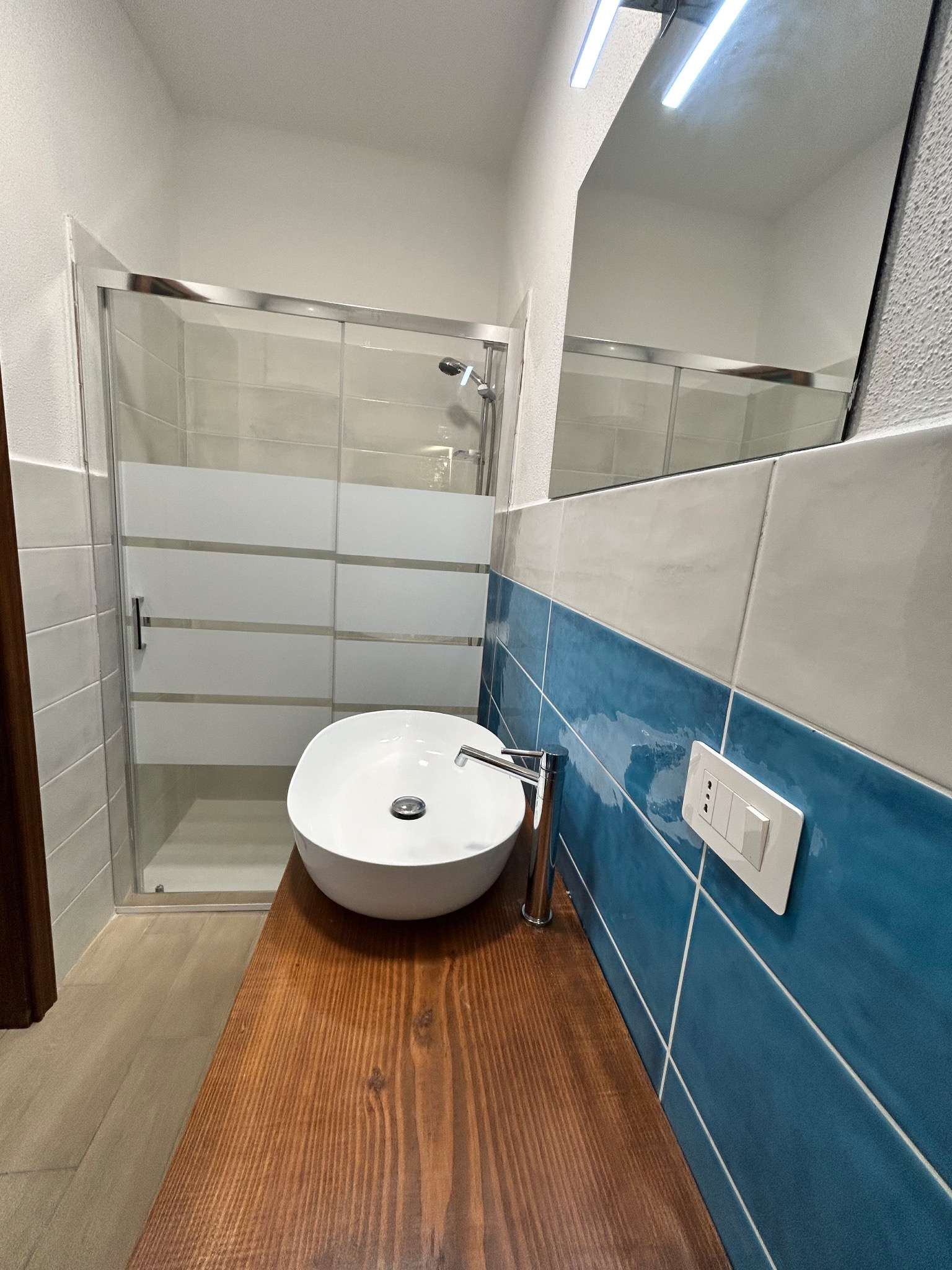 Bagno con doccia